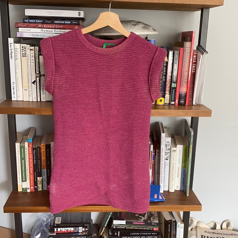 Benetton pink sleeveless sweater top